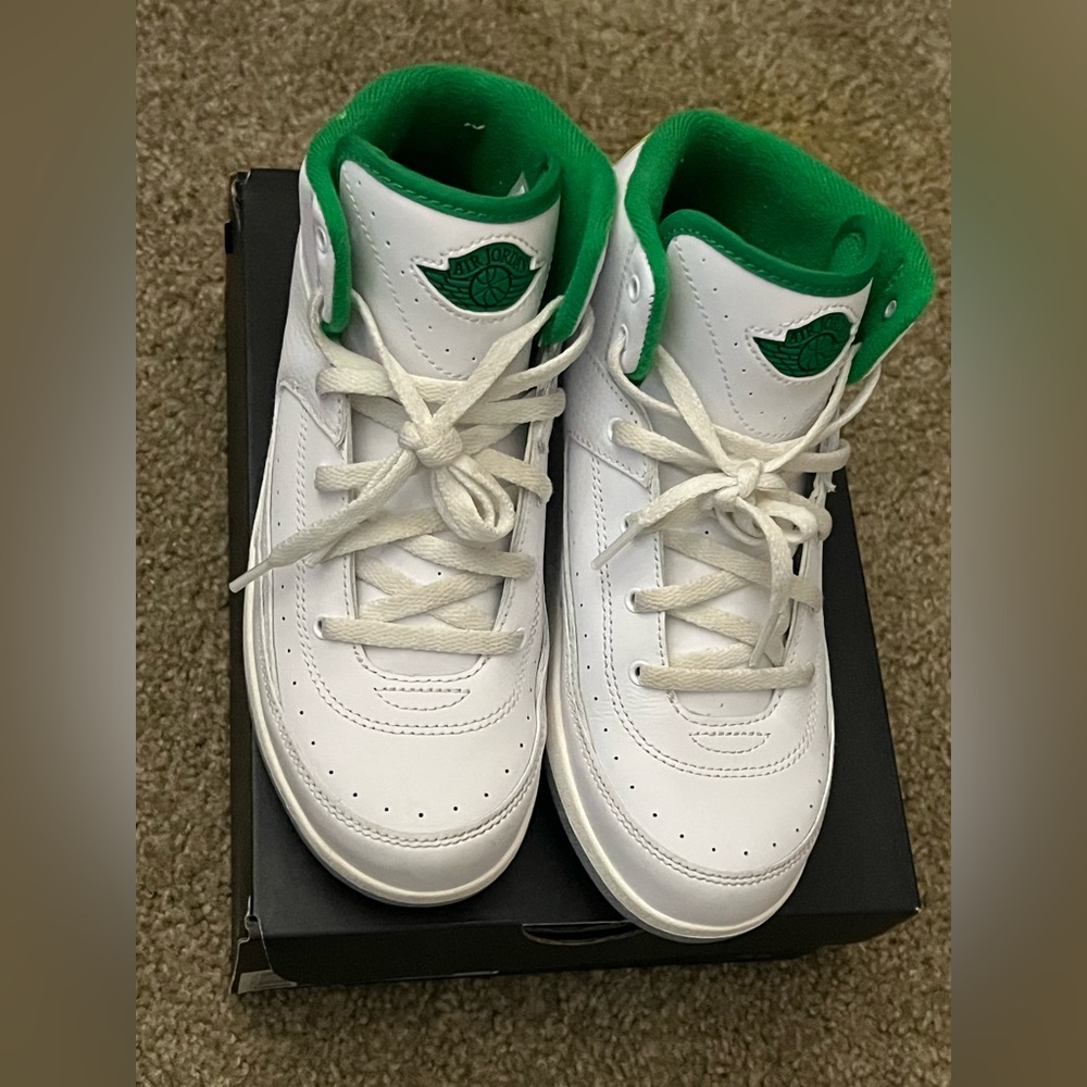 Boys Jordan’s size 3